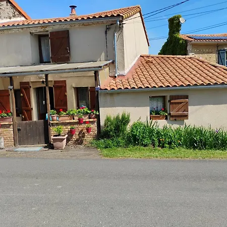 Holiday home Maison Entiere 2 *