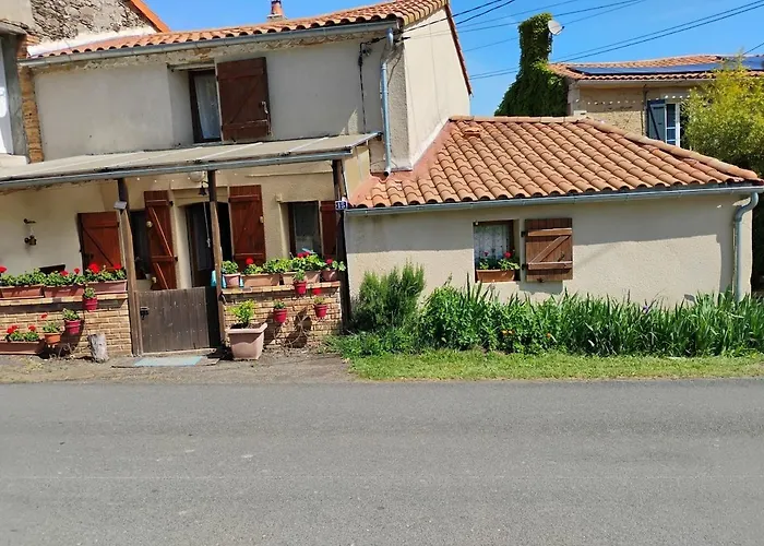 Holiday home Maison Entiere 2 *