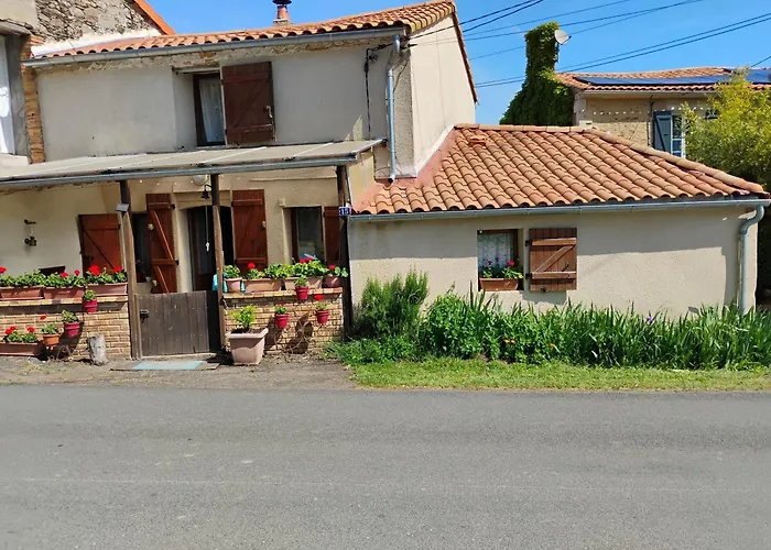 Holiday home Maison Entiere 2 *